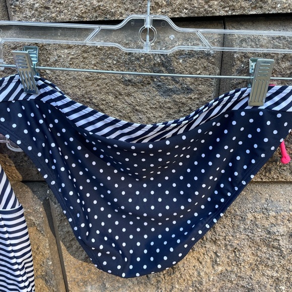 GAP BODY TWO PIECE - Picture 6 of 7